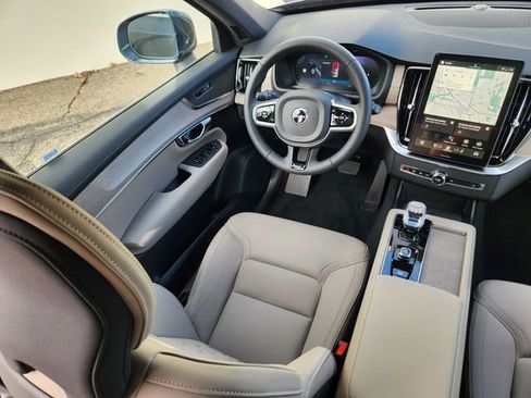 New 2026 Volvo XC90 B5 Core image 10