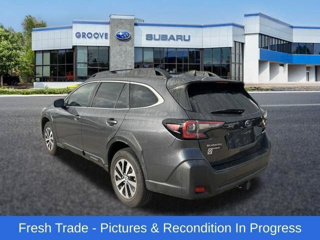Used 2024 Subaru Outback Premium AWD/4WD image 3