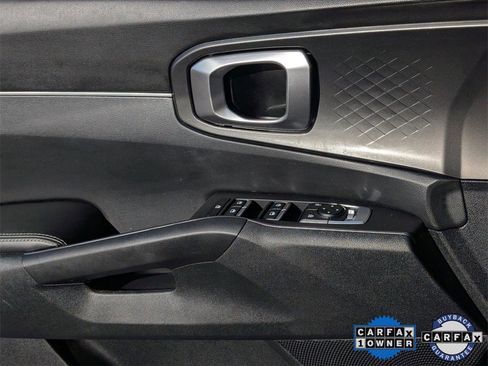 Used 2022 Kia Sorento LX image 16