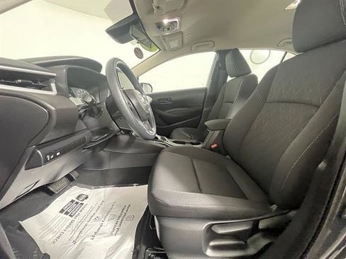 Certified 2025 Toyota Corolla LE FWD image 9