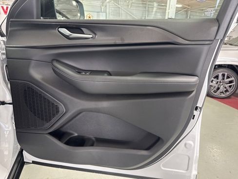 New 2025 Jeep Grand Cherokee Laredo X w/ Luxury Tech Group I image 41