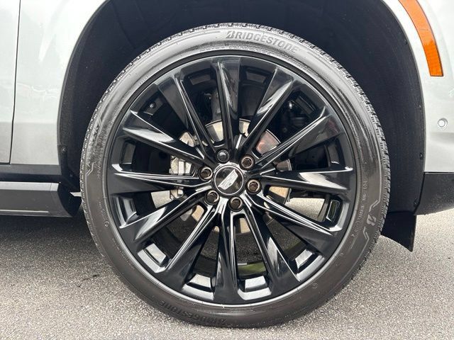 Certified 2025 Cadillac Escalade Sport Platinum w/ LPO, ONYX Package AWD/4WD image 17