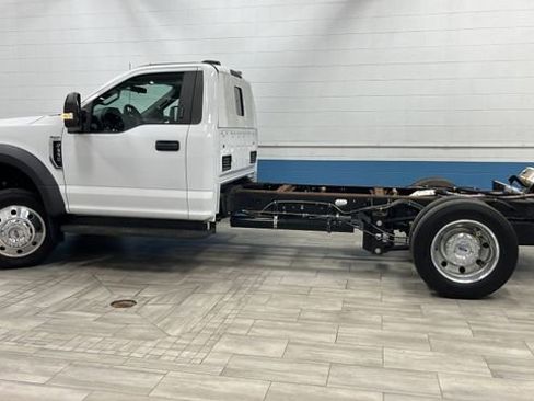 Used 2022 Ford F550 2WD Regular Cab Super Duty w/ XLT Value Package image 4