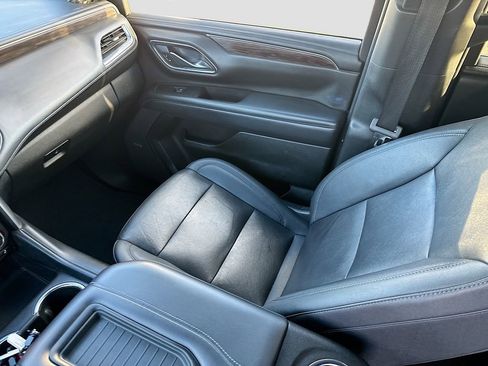 Used 2023 Chevrolet Suburban LT image 23