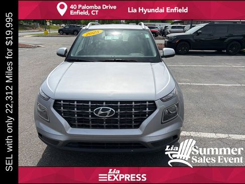Used 2025 Hyundai Venue SEL FWD image 8