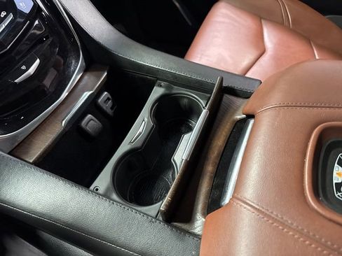 Used 2017 Cadillac Escalade Premium Luxury image 23