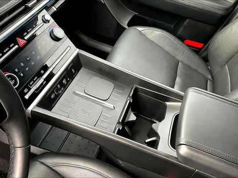 Used 2025 Hyundai Santa Fe Limited image 18