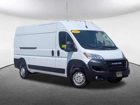 Used 2025 RAM ProMaster 2500 w/ Convenience Group FWD image 2