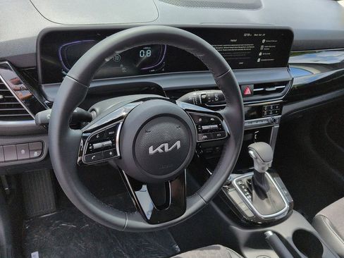 New 2026 Kia Seltos S FWD image 9