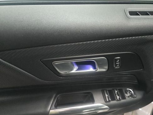 Used 2025 Ford Mustang Premium image 15