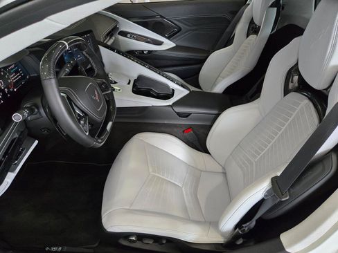 Used 2025 Chevrolet Corvette Z06 RWD image 14