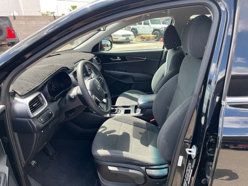 Used 2019 Kia Sorento L FWD image 14