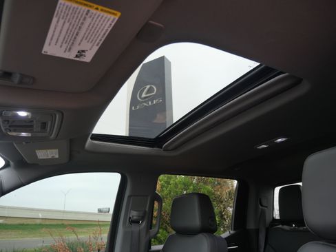 Used 2022 Chevrolet Silverado 1500 LT Trail Boss w/ LT Trail Boss Premium Package image 11