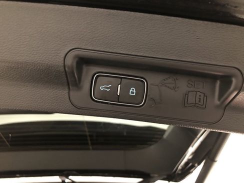 Used 2023 Ford Explorer XLT w/ Equipment Group 202A image 9