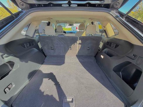 Used 2019 Ford Edge SEL image 32