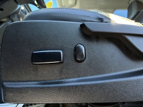 Used 2017 Chevrolet Colorado Z71 image 11