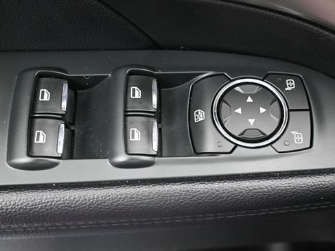Used 2018 Ford Explorer XLT w/ Equipment Group 202A FWD image 14