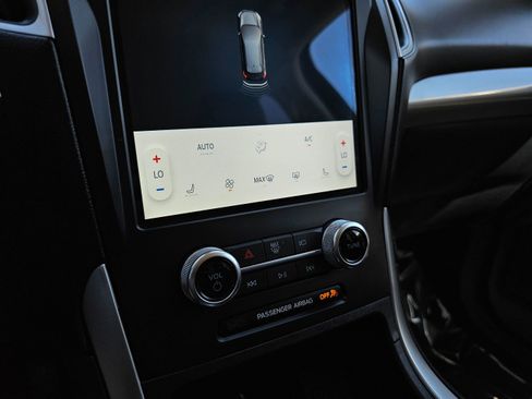 Used 2024 Ford Edge SEL image 32