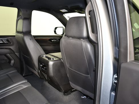 Used 2025 Chevrolet Tahoe Z71 AWD/4WD image 47