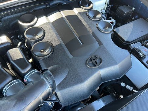 Used 2024 Toyota 4Runner SR5 image 31