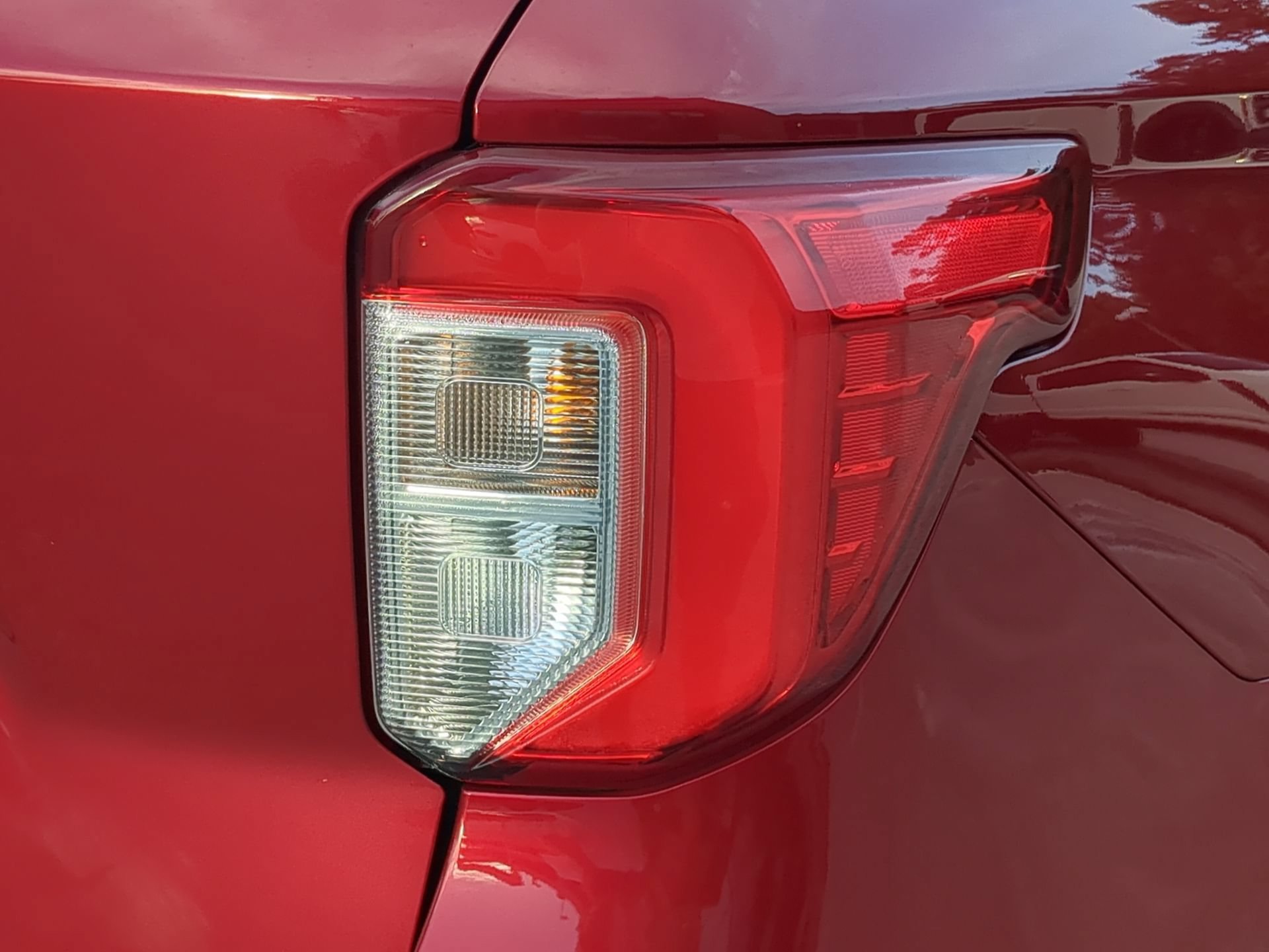 Certified 2022 Ford Explorer Limited RWD image 45