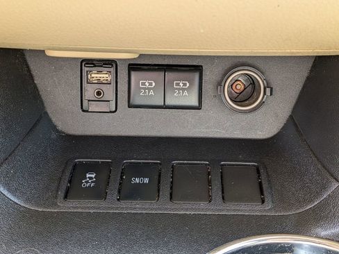 Used 2017 Toyota Highlander XLE image 33