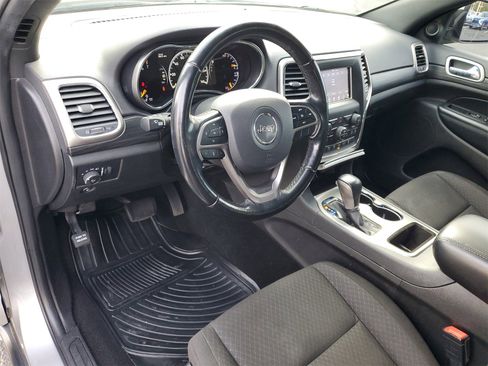 Used 2021 Jeep Grand Cherokee Laredo image 6