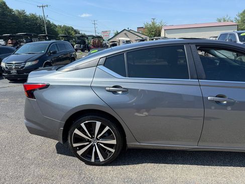 Used 2021 Nissan Altima 2.5 SR w/ SR Premium Package AWD/4WD image 11