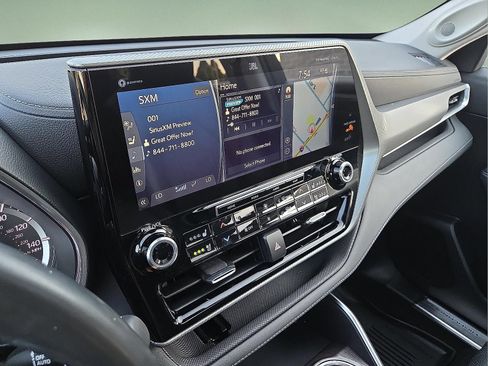 Used 2022 Toyota Highlander Platinum AWD/4WD image 17