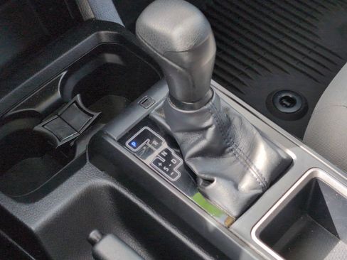 Used 2020 Toyota Tacoma SR w/ SR Convenience Package RWD image 21