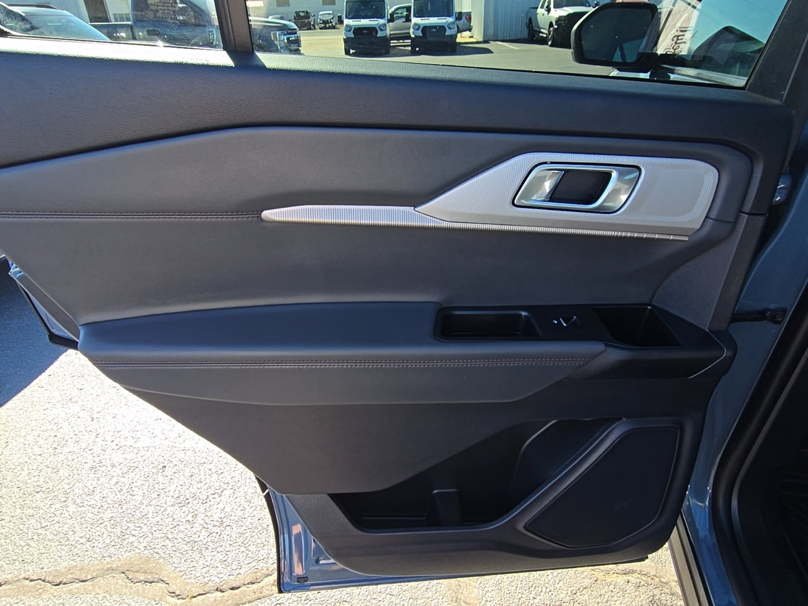 Used 2025 Ford Explorer Active RWD image 35