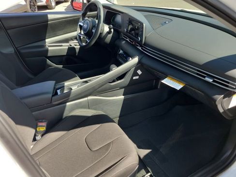New 2026 Hyundai Elantra Hybrid FWD image 19