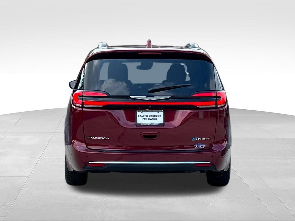 Used 2021 Chrysler Pacifica Limited w/ Uconnect Theater Family Group FWD image 13