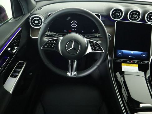 Certified 2025 Mercedes-Benz GLC 300 image 10