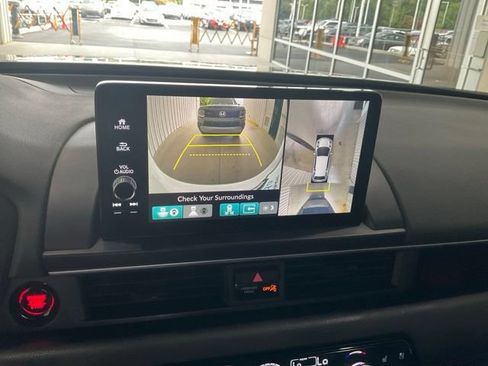 Certified 2025 Honda Pilot Black Edition image 17