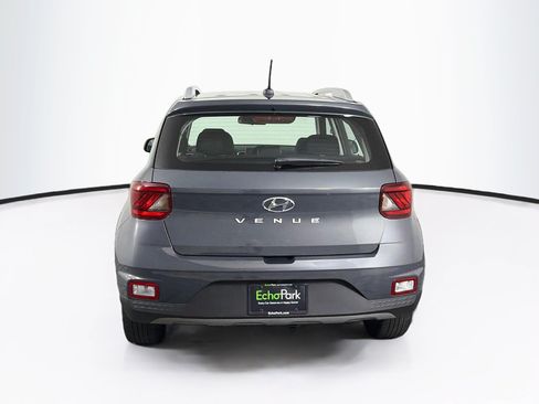Used 2025 Hyundai Venue SEL FWD image 7