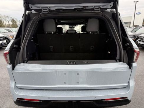 Used 2025 Lincoln Navigator Reserve w/ Jet Appearance Package image 6