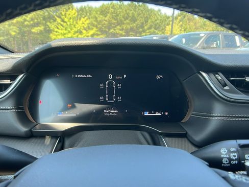 New 2025 Jeep Grand Cherokee L Altitude image 28