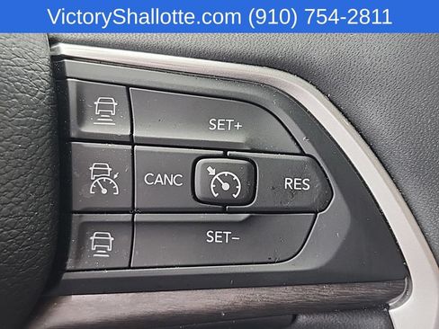 Used 2023 Jeep Grand Cherokee Limited AWD/4WD image 15