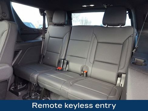 Used 2025 GMC Yukon Denali w/ Sun & Power Step Package image 15