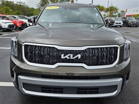 Used 2024 Kia Telluride EX w/ EX Captain's Chair Package image 19