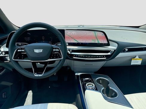 New 2025 Cadillac Lyriq Luxury image 23