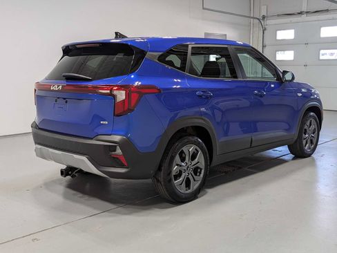 Used 2024 Kia Seltos LX AWD/4WD image 8