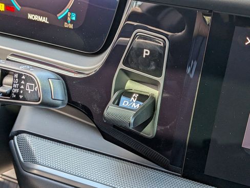 New 2026 Porsche Cayenne S image 19