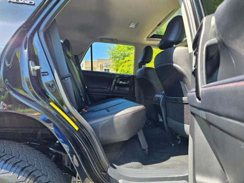 Used 2022 Toyota 4Runner TRD Off-Road Premium AWD/4WD image 13