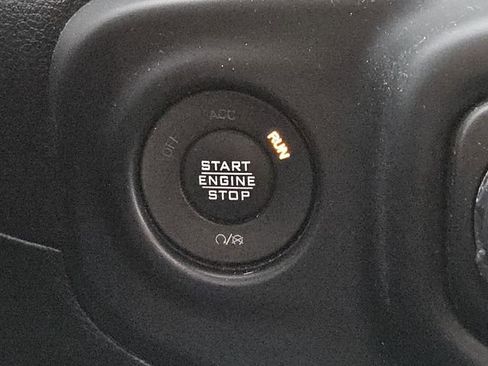 Used 2022 Jeep Wrangler Unlimited Sport image 10