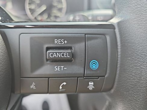 Used 2021 Nissan Rogue SV image 19