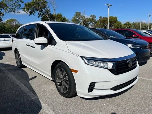 Certified 2023 Honda Odyssey Touring image 1