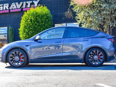 Used 2022 Tesla Model Y Performance image 7
