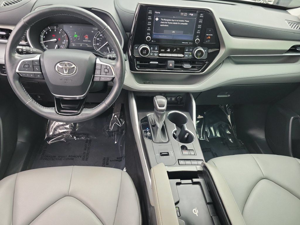 Used 2021 Toyota Highlander XLE FWD image 28